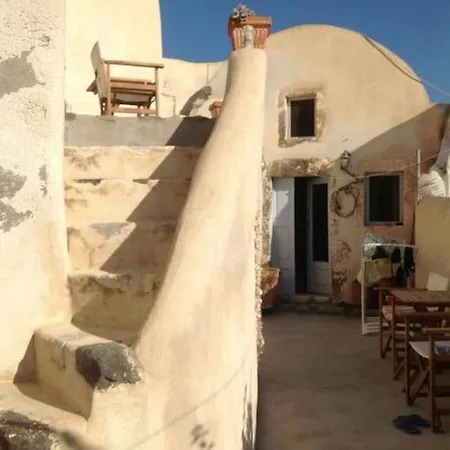 Joseph Traditional House In Castle