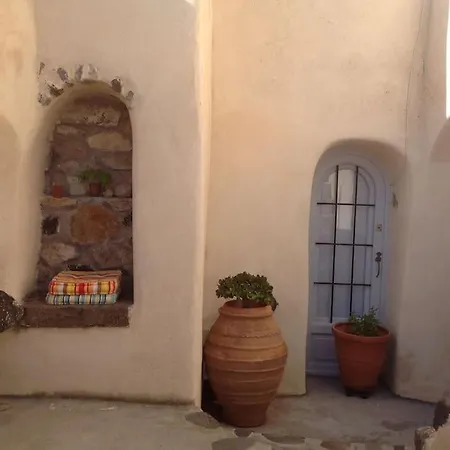 Joseph Traditional House In Castle * Emporio (Santorini)
