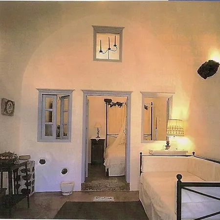 Joseph Traditional House In Castle * Emporio (Santorini)