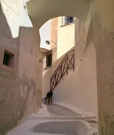 Joseph Traditional House In Castle Emporio (Santorini)